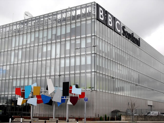 MÁS QUE NOTICIAS LA BBC ES UNA ESCUELA DE INGLÉS