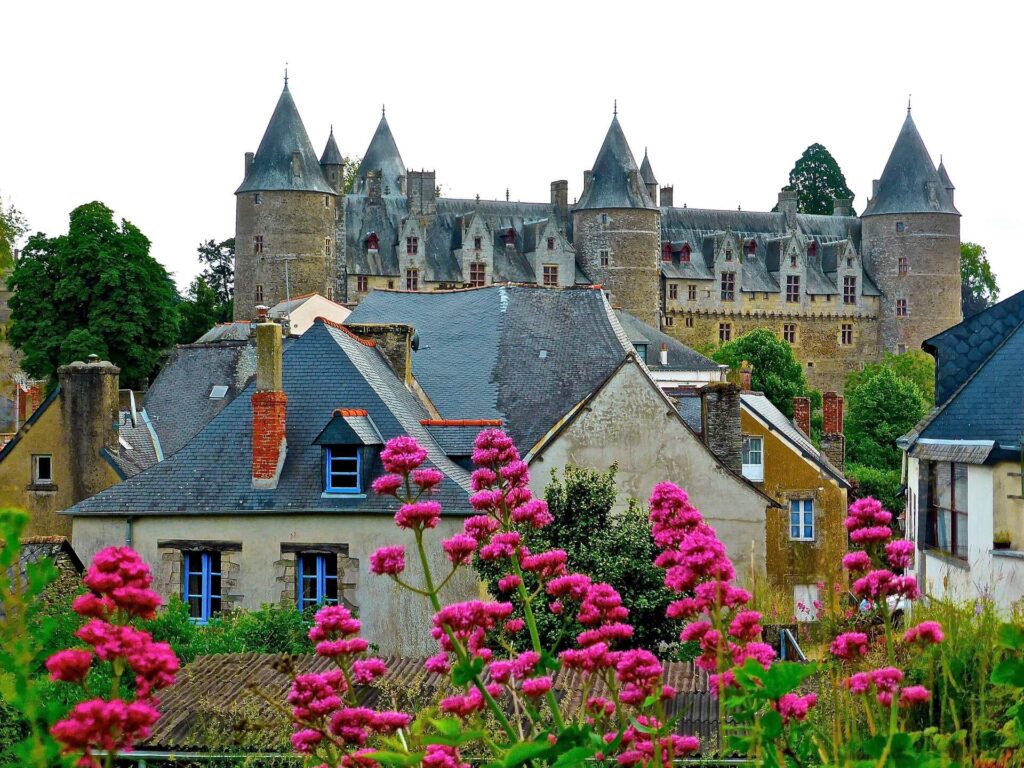 LA CAPITAL MUNDIAL DEL PERFUME ES UNA CIUDAD DE FRANCIA