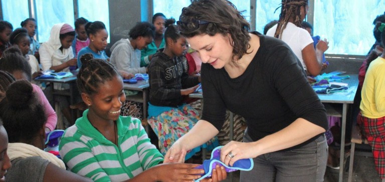 COLOMBIANA CAMBIA LA VIDA DE MILES DE MUJERES EN EL MUNDO