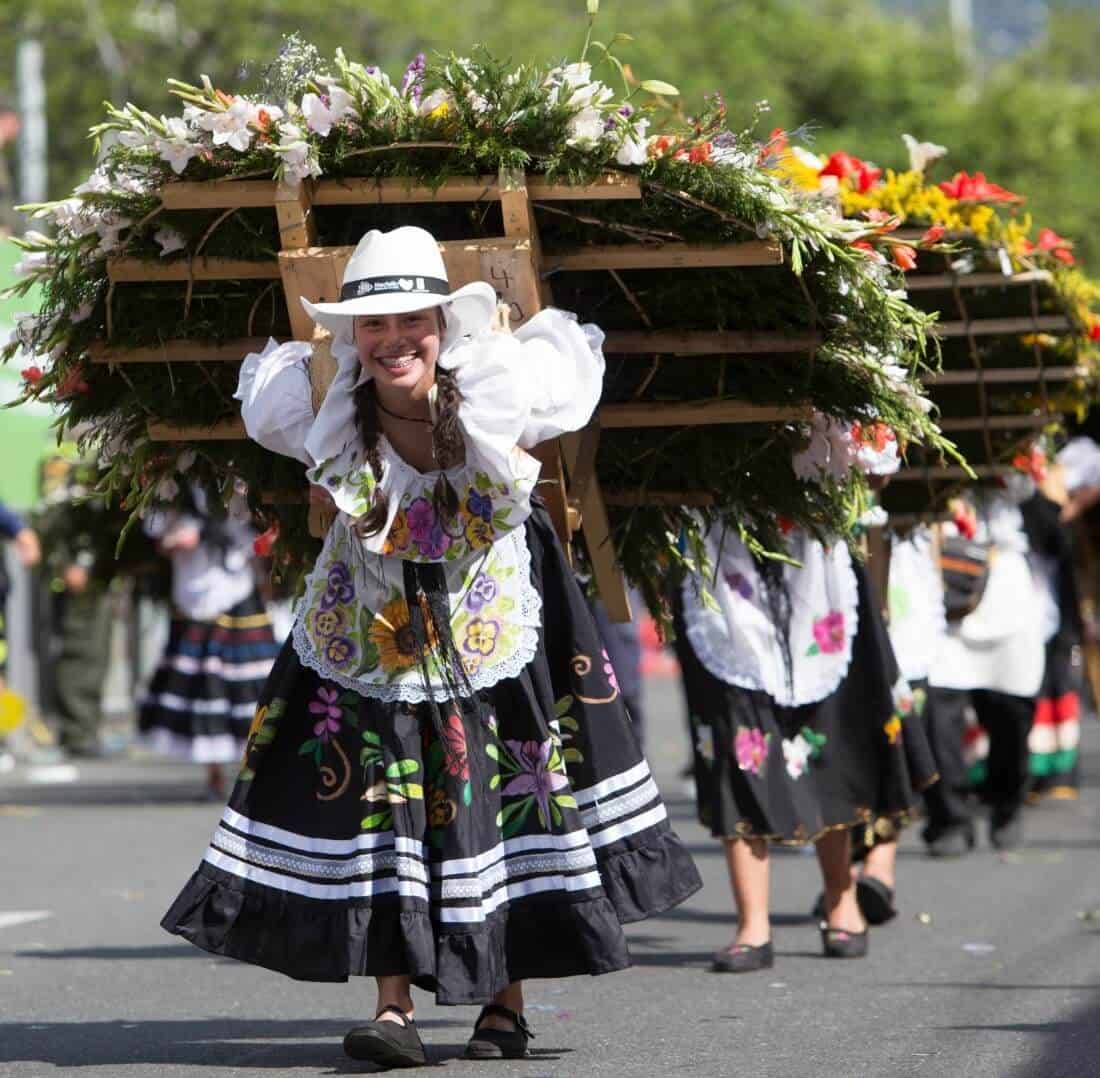 estudiar ingles en medellin feria de las flores