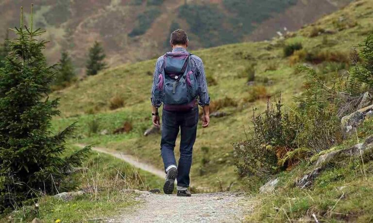 LA PLATAFORMA QUE PERMITE VIAJAR POR EL MUNDO Y ALOJARSE GRATIS