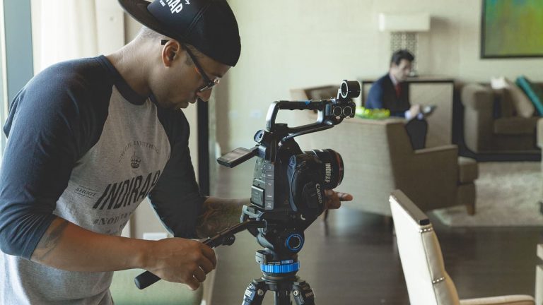 ALCALDÍA DE MEDELLÍN ENTREGARÁ 55 BECAS PARA ESTUDIAR CINE