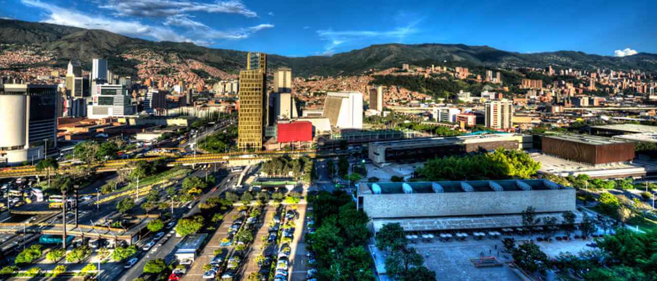 Clases de ingles en medellin beca salud publica