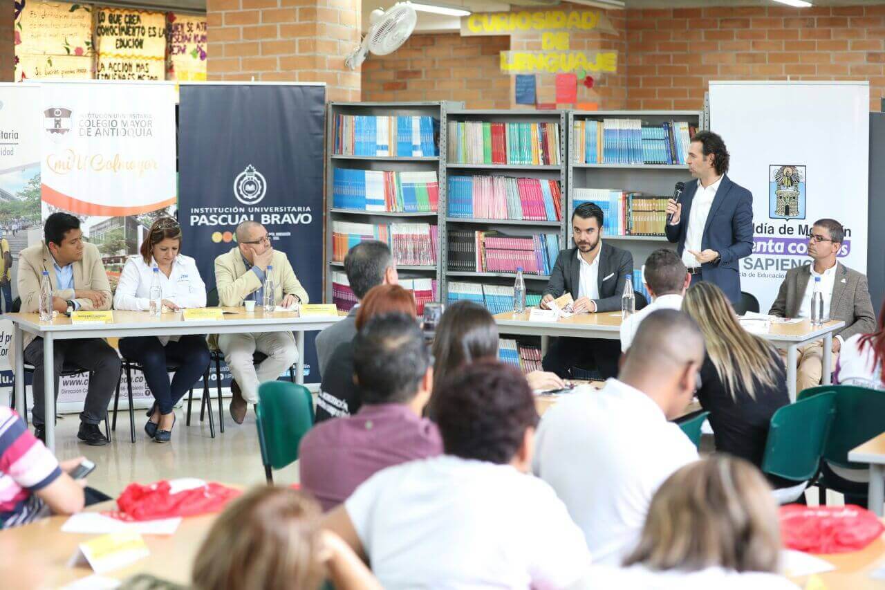 Clases de ingles en medellin. becas tecnologi alcaldia de medellin (1)