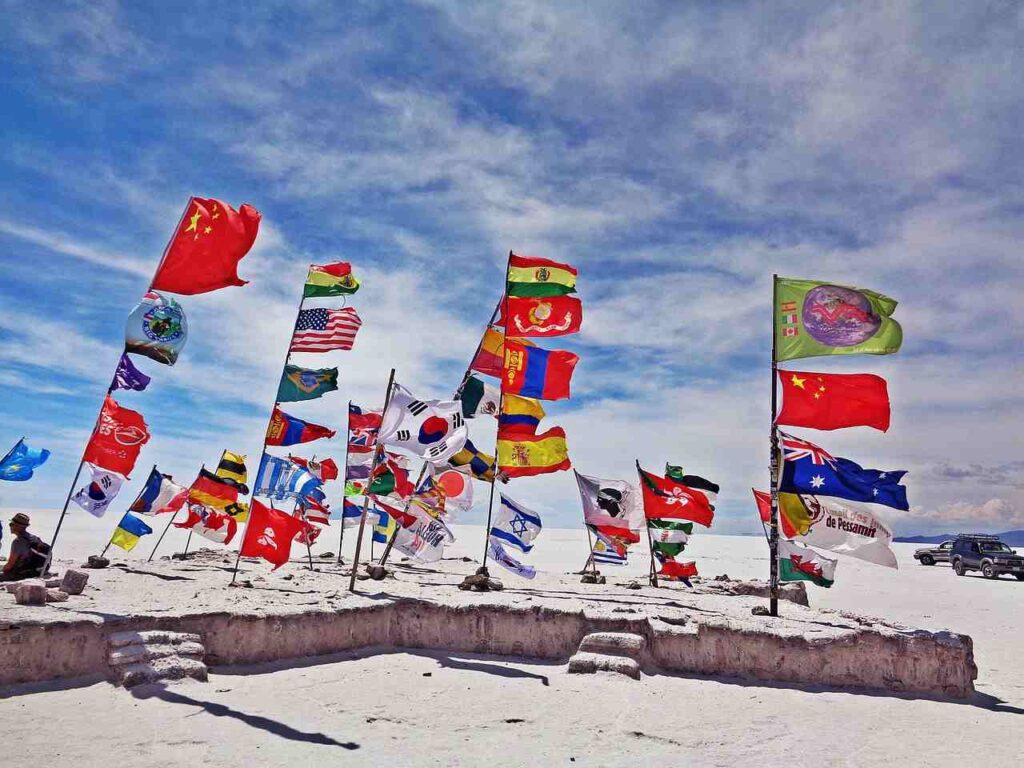 CONOCE LA HISTORIA DE ESTAS BANDERAS NACIONALES