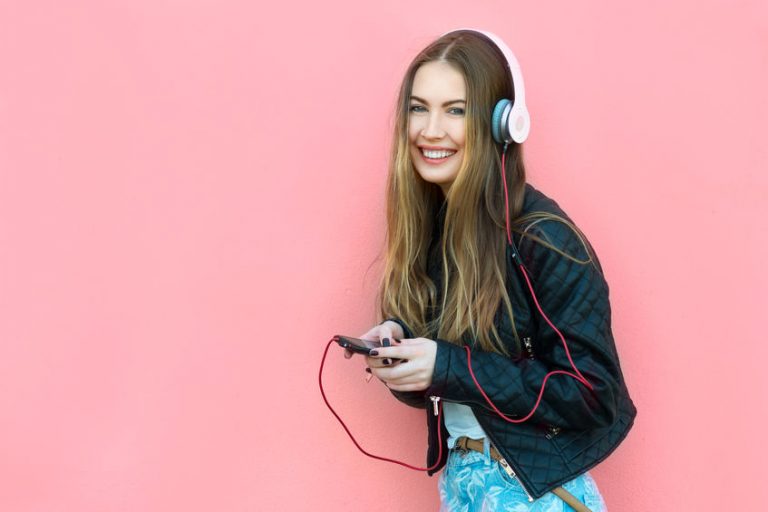 5 EMISORAS PARA MEJORAR TU NIVEL DE INGLÉS