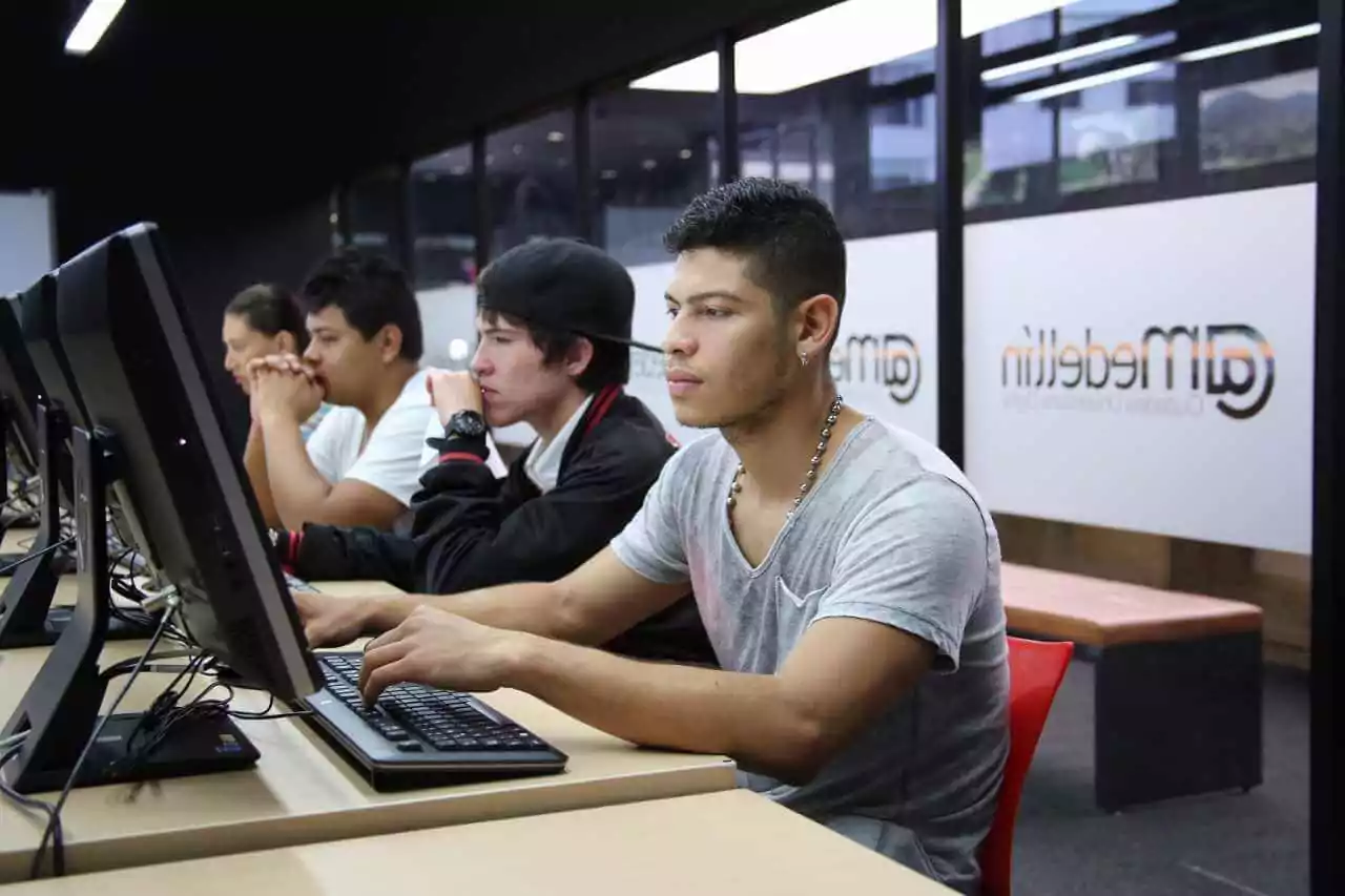 @medellin. estudiar inges en medellin
